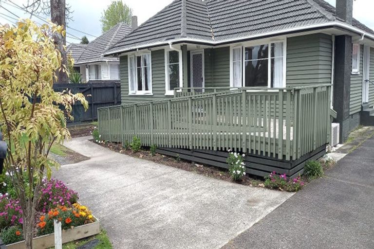 Photo of property in 512 Te Atatu Road, Te Atatu Peninsula, Auckland, 0610