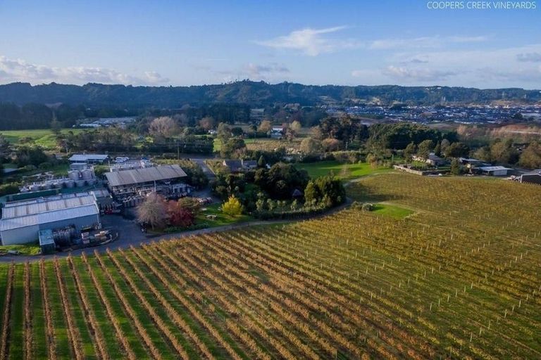 Photo of property in 72 Waimumu Road, Massey, Auckland, 0614