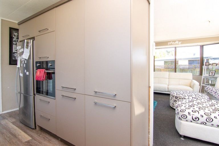 Photo of property in 8 Newton Place, Westbrook, Palmerston North, 4412