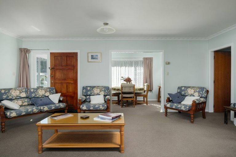 Photo of property in 3 Seddon Crescent, Whataupoko, Gisborne, 4010
