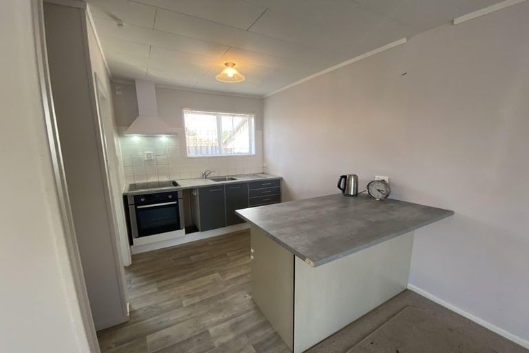 Photo of property in 13 Roberts Road, Te Atatu South, Auckland, 0610