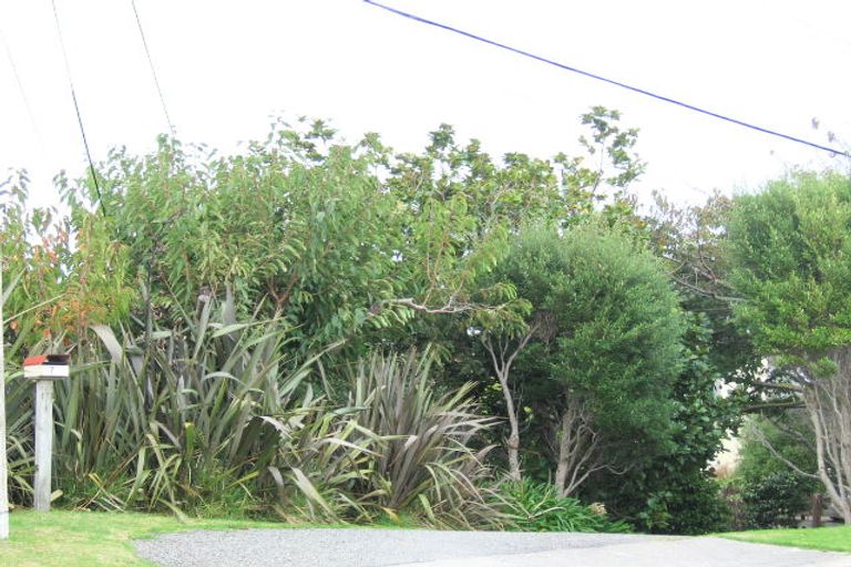 Photo of property in 71 Bluegum Road, Paraparaumu Beach, Paraparaumu, 5032