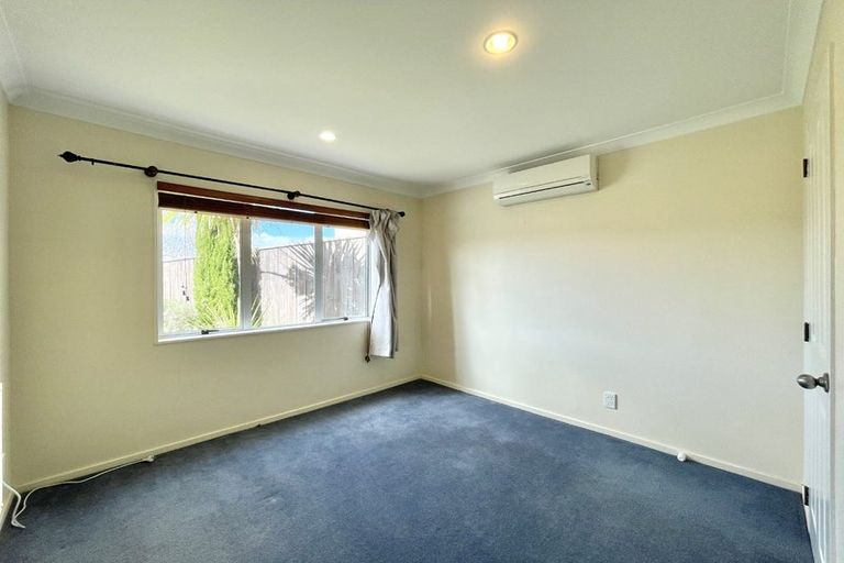 Photo of property in 37c Waverton Terrace, Churton Park, Wellington, 6037