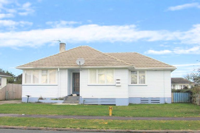 Photo of property in 14 Douglas Crescent, Fairfield, Hamilton, 3214