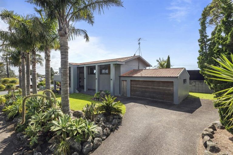 Photo of property in 48 Park Rise, Campbells Bay, Auckland, 0630
