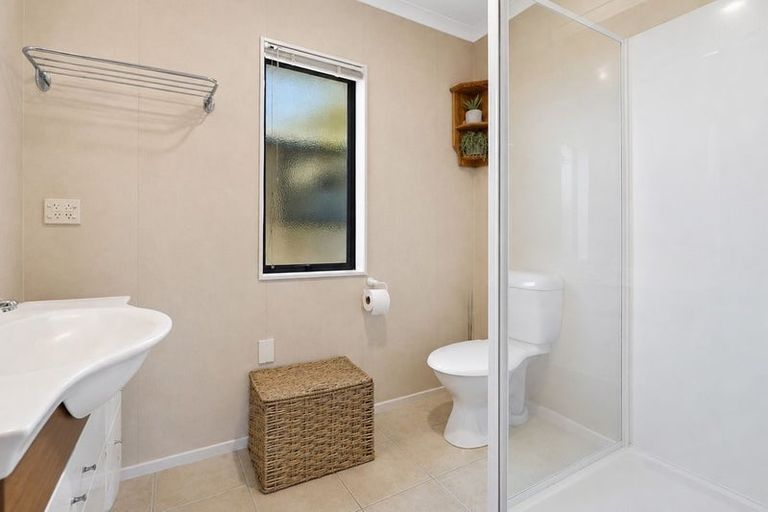 Photo of property in 40 Mcleod Place, Papamoa Beach, Papamoa, 3118