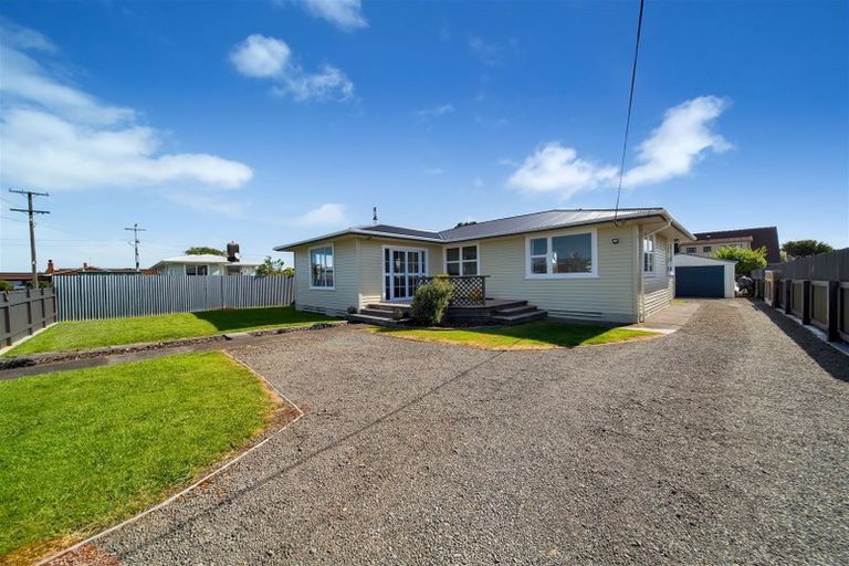 Photo of property in 3 Murray Avenue, Hawera, 4610