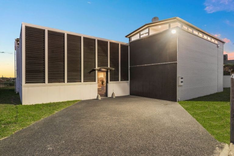 Photo of property in 4 Lagoon Way, Omaha, 0986