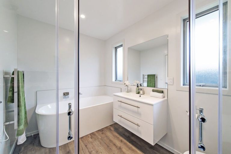 Photo of property in 16 Hobbs Street, Hororata, 7572