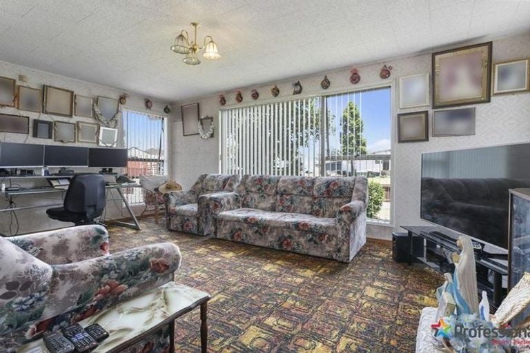 Photo of property in 4 Lawford Place, Mangere, Auckland, 2022