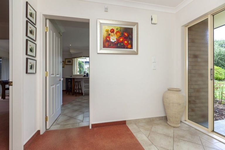 Photo of property in 90 Realm Drive, Paraparaumu, 5032