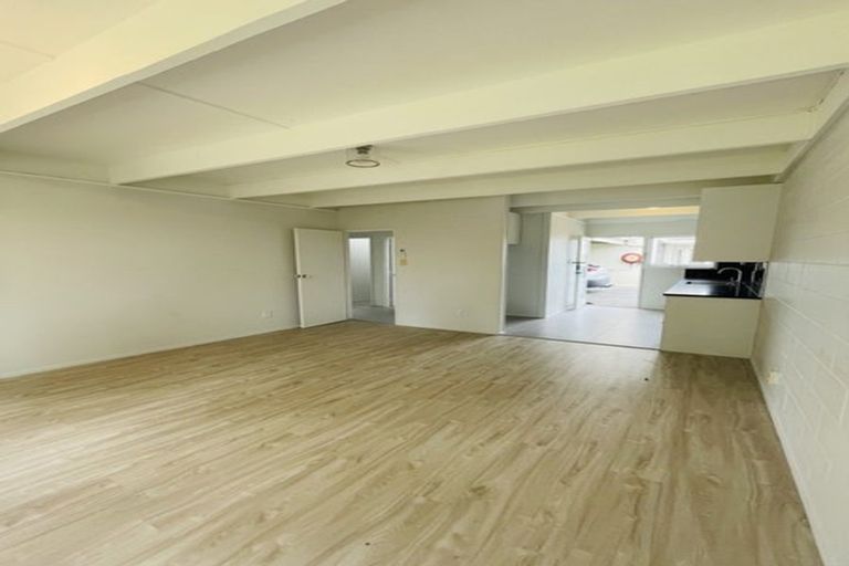 Photo of property in 7/5 Keeling Road, Henderson, Auckland, 0612