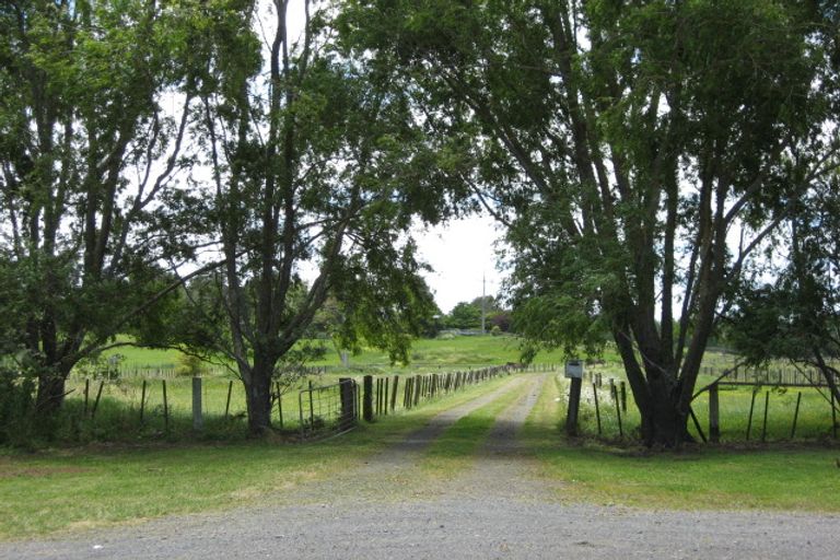 Photo of property in 120 Station Road, Pukekohe, 2120