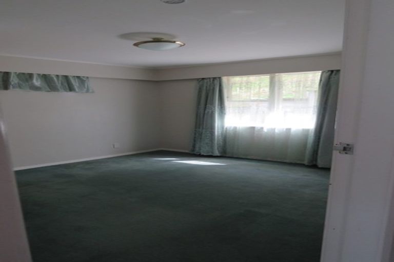 Photo of property in 39 Korau Grove, Stokes Valley, Lower Hutt, 5019