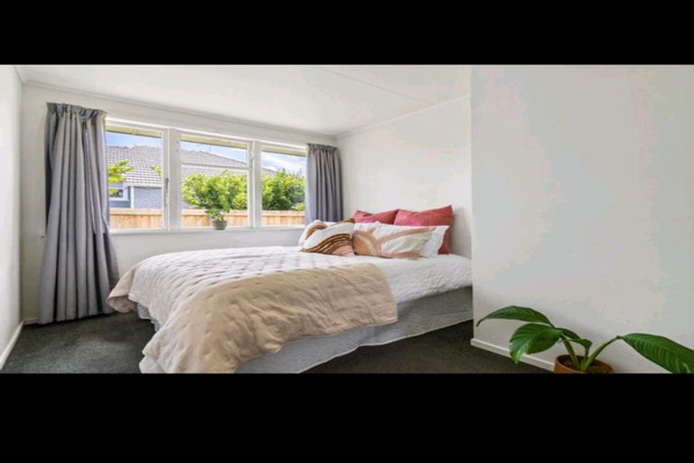 Photo of property in 24 Hayman Place, Beach Haven, Auckland, 0626
