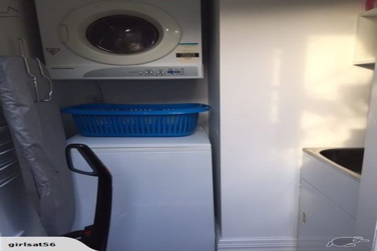 Photo of property in 56 Glen Road, Kelburn, Wellington, 6012