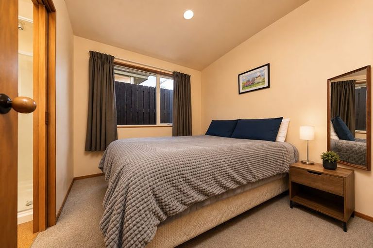 Photo of property in 7 Kings Drive, Wanaka, 9305