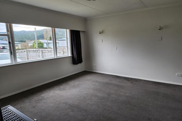 Photo of property in 73 Fraser Street, Wainuiomata, Lower Hutt, 5014