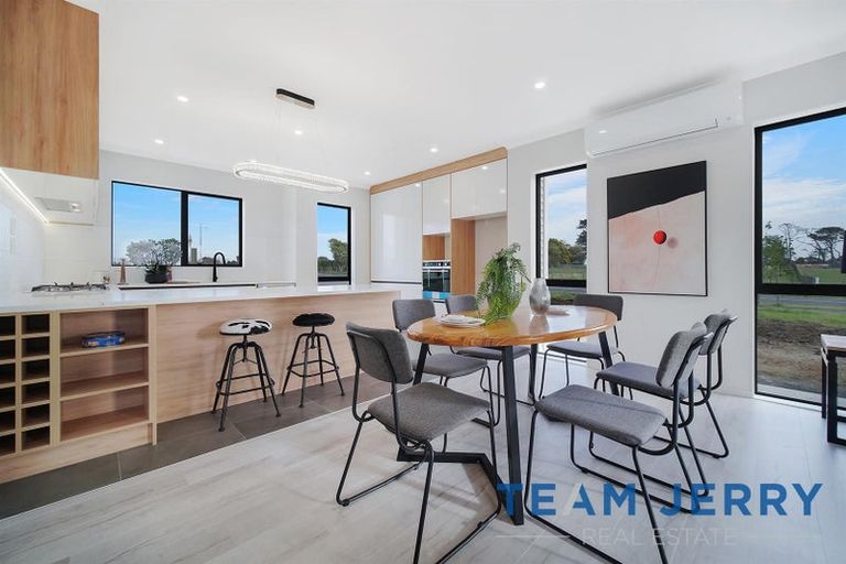 Photo of property in 2 Gertrude Cole Road, Clarks Beach, 2122