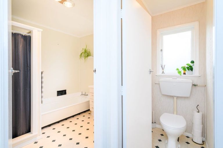 Photo of property in 7 Luton Street, Hokowhitu, Palmerston North, 4410