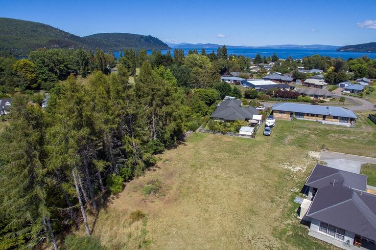 Photo of property in 34 Lakemere Way, Kinloch, Taupo, 3377