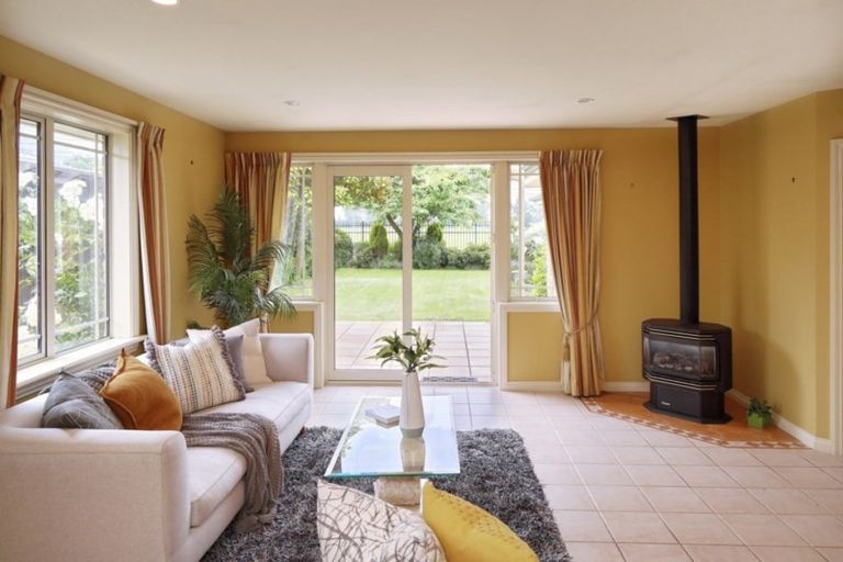 Photo of property in 15 Avon Gate, Russley, Christchurch, 8042