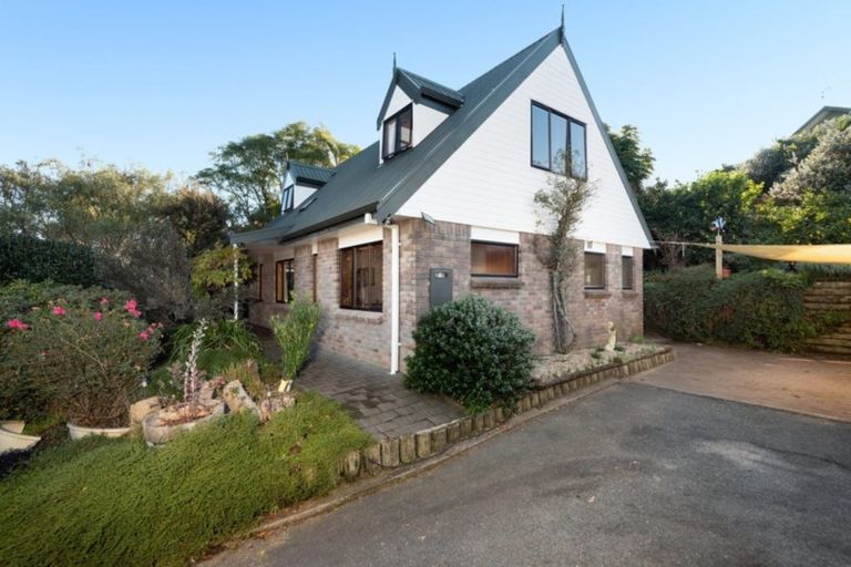 Photo of property in 17 Pokapu Place, Bethlehem, Tauranga, 3110