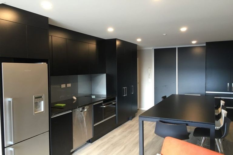 Photo of property in 2/19 Victoria Road, Mount Maunganui, 3116