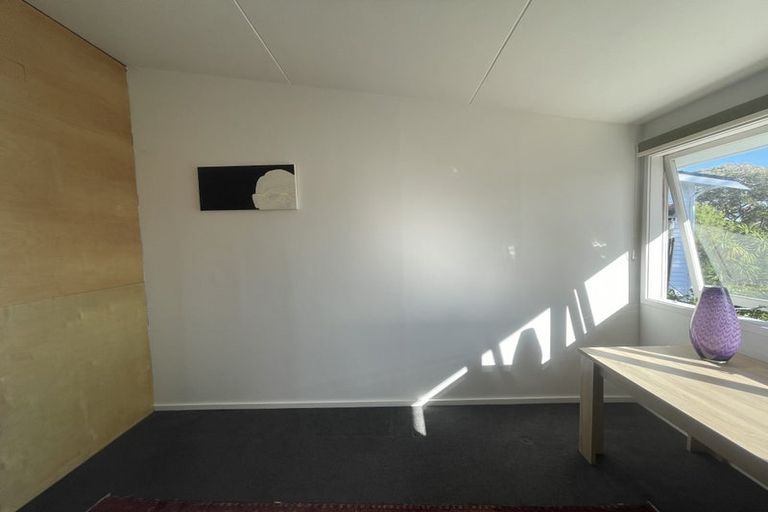 Photo of property in 24 Beacon Hill Road, Strathmore Park, Wellington, 6022