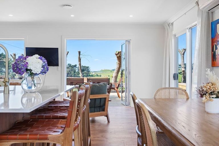 Photo of property in 43 Donnelly Street, Oakura, 4314