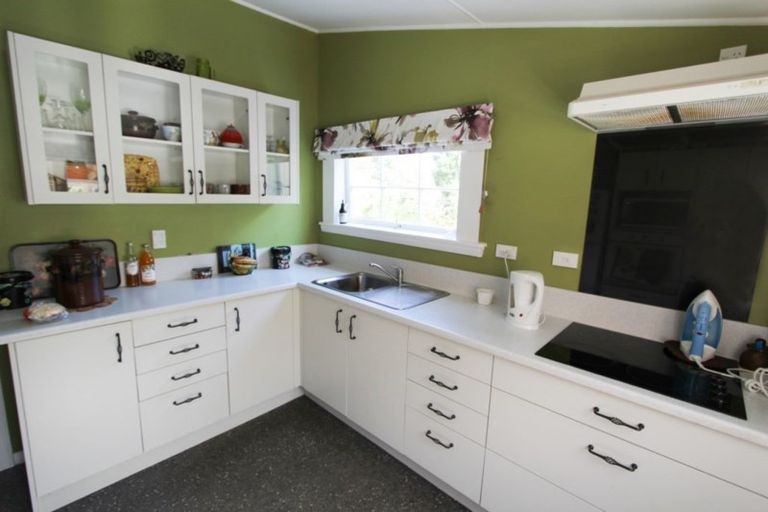 Photo of property in 9 Olsen Street, Eketahuna, 4900