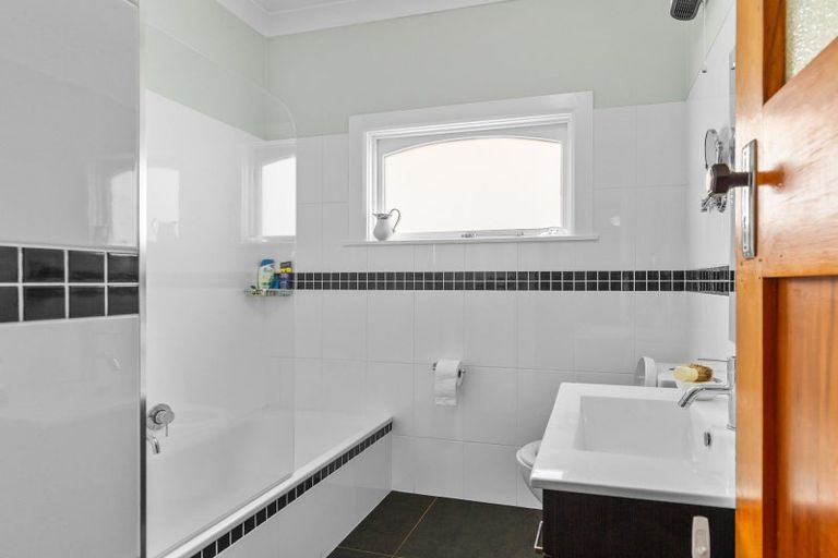 Photo of property in 170 Gladstone Road, Levin, 5571