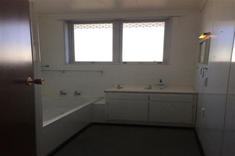 Photo of property in 2/63 Seddon Crescent, Marewa, Napier, 4110