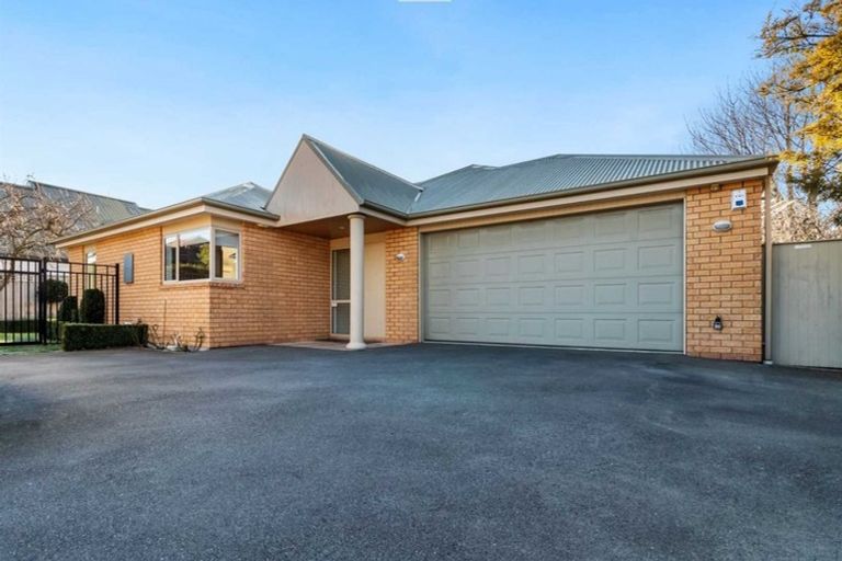 Photo of property in 152 Ilam Road, Ilam, Christchurch, 8041