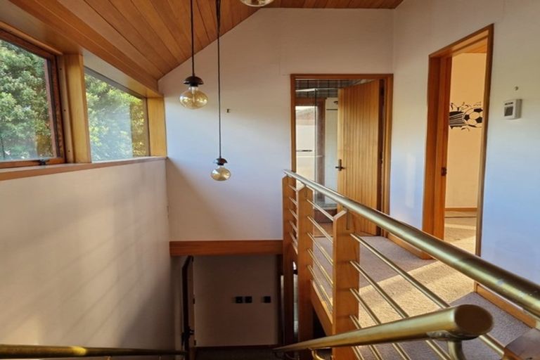 Photo of property in 102 Beachville Road, Redcliffs, Christchurch, 8081