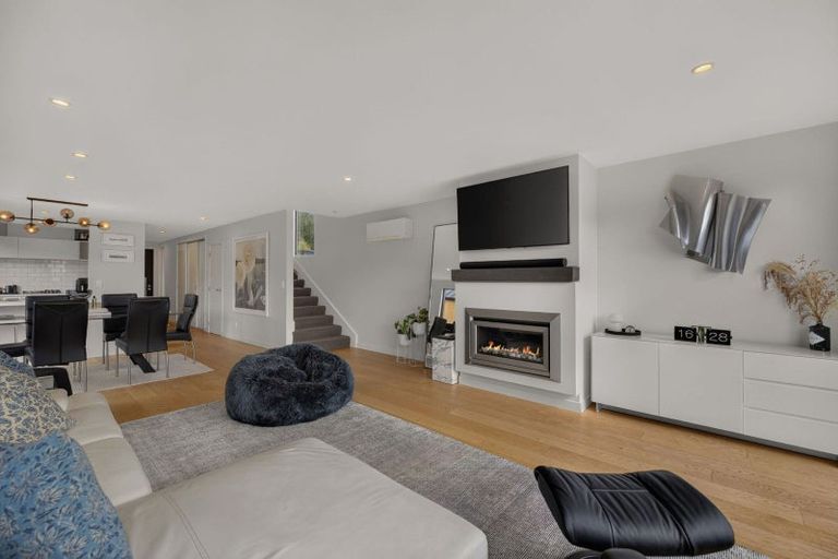 Photo of property in 25 Double Cone Road, Jacks Point, Queenstown, 9371