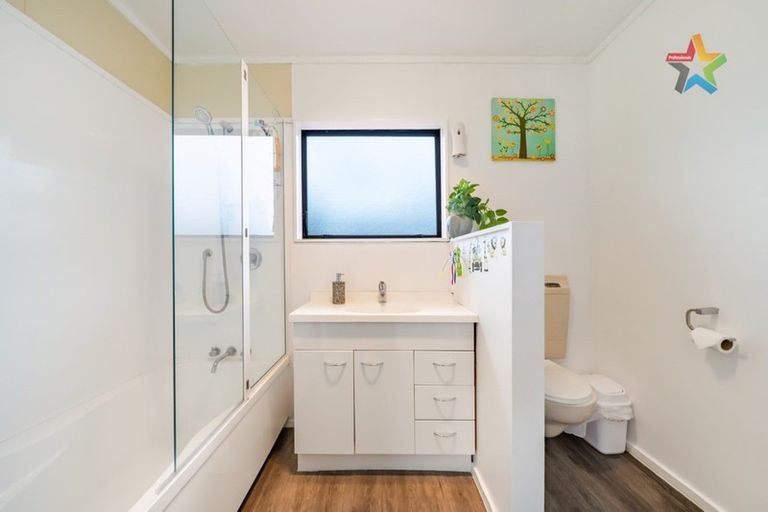 Photo of property in 1/25a Ward Street, Trentham, Upper Hutt, 5018