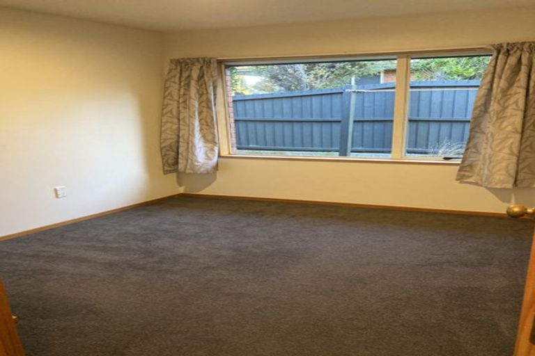 Photo of property in 19 Orlando Crescent, Waimairi Beach, Christchurch, 8083