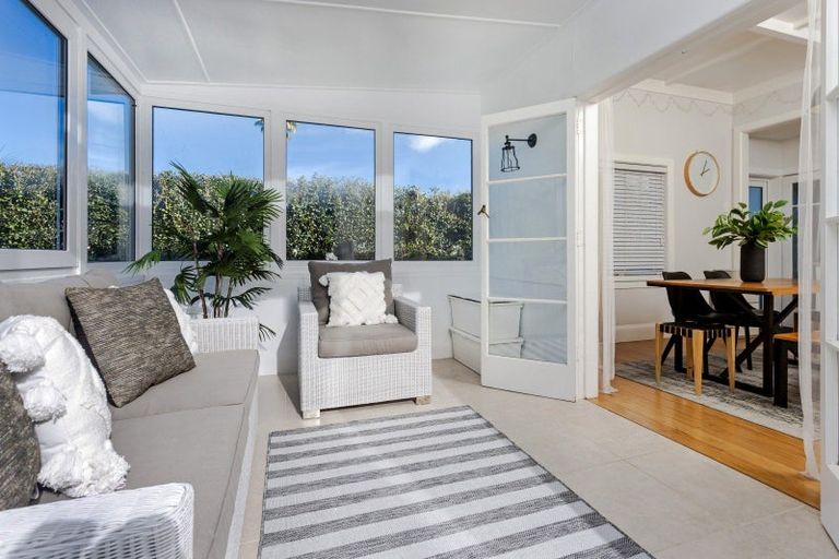 Photo of property in 313 Royal Road, Massey, Auckland, 0614