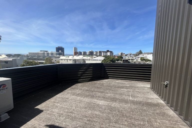 Photo of property in 155 Grant Road, Thorndon, Wellington, 6011