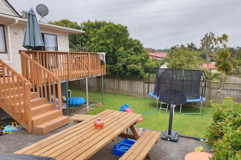 Photo of property in 1/46 Reynella Drive, Massey, Auckland, 0614