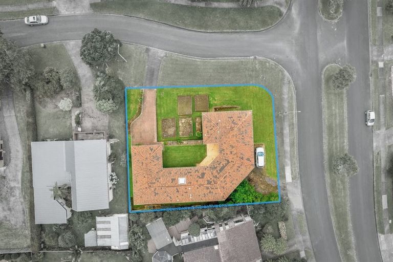 Photo of property in 2 Pendene Place, Forrest Hill, Auckland, 0620