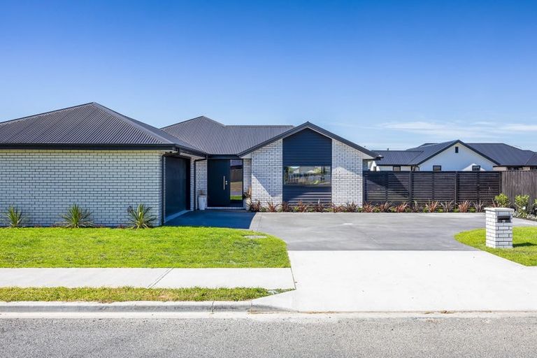 Photo of property in 40 Hilton Drive, Amberley, 7410