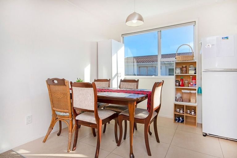 Photo of property in 2/36 Archmillen Avenue, Pakuranga Heights, Auckland, 2010
