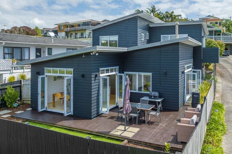 Photo of property in 11 William Bayes Place, Red Beach, 0932