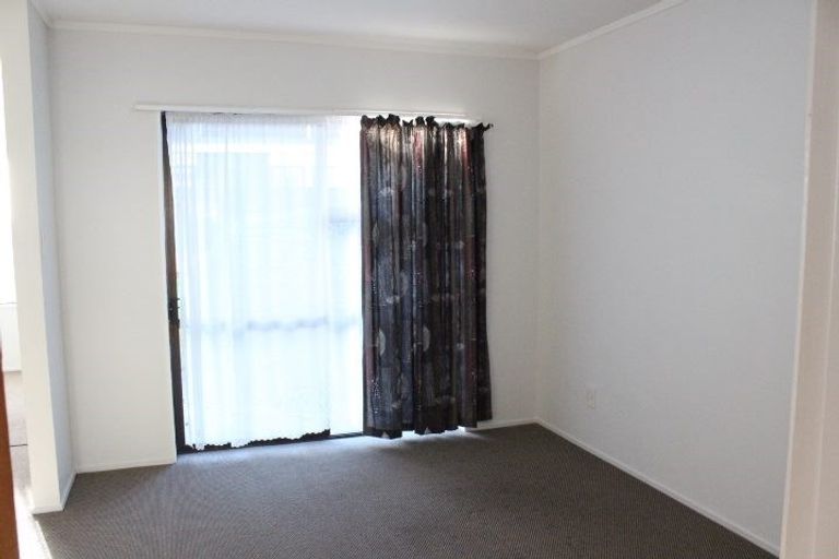 Photo of property in 2/181 Pigeon Mountain Road, Half Moon Bay, Auckland, 2012