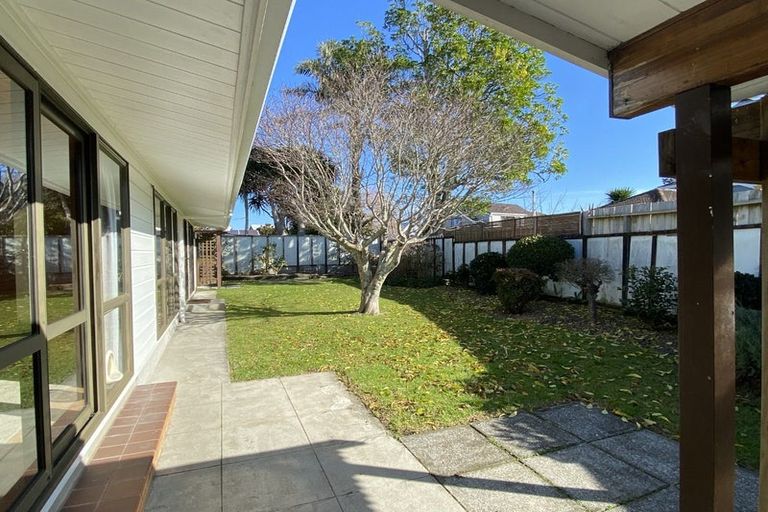Photo of property in 4 Johnston Place, Welcome Bay, Tauranga, 3112