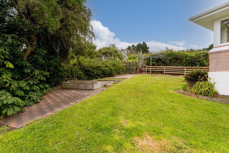 Photo of property in 9 Honeystone Street, Helensburgh, Dunedin, 9010