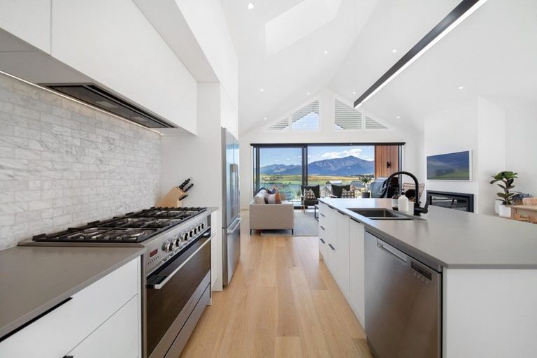 Photo of property in 3a Glenelg Lane, Jacks Point, 9371