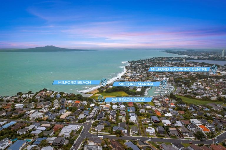 Photo of property in 2/8 Beach Road, Castor Bay, Auckland, 0620